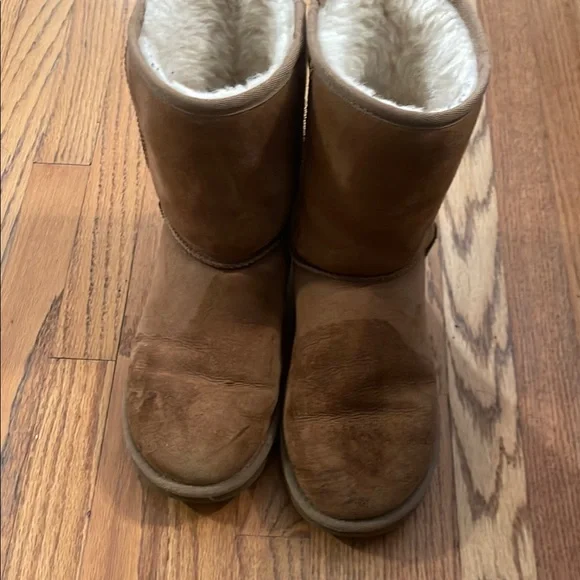 Brown Shearling-Lined Boots - Picture 5 of 6
